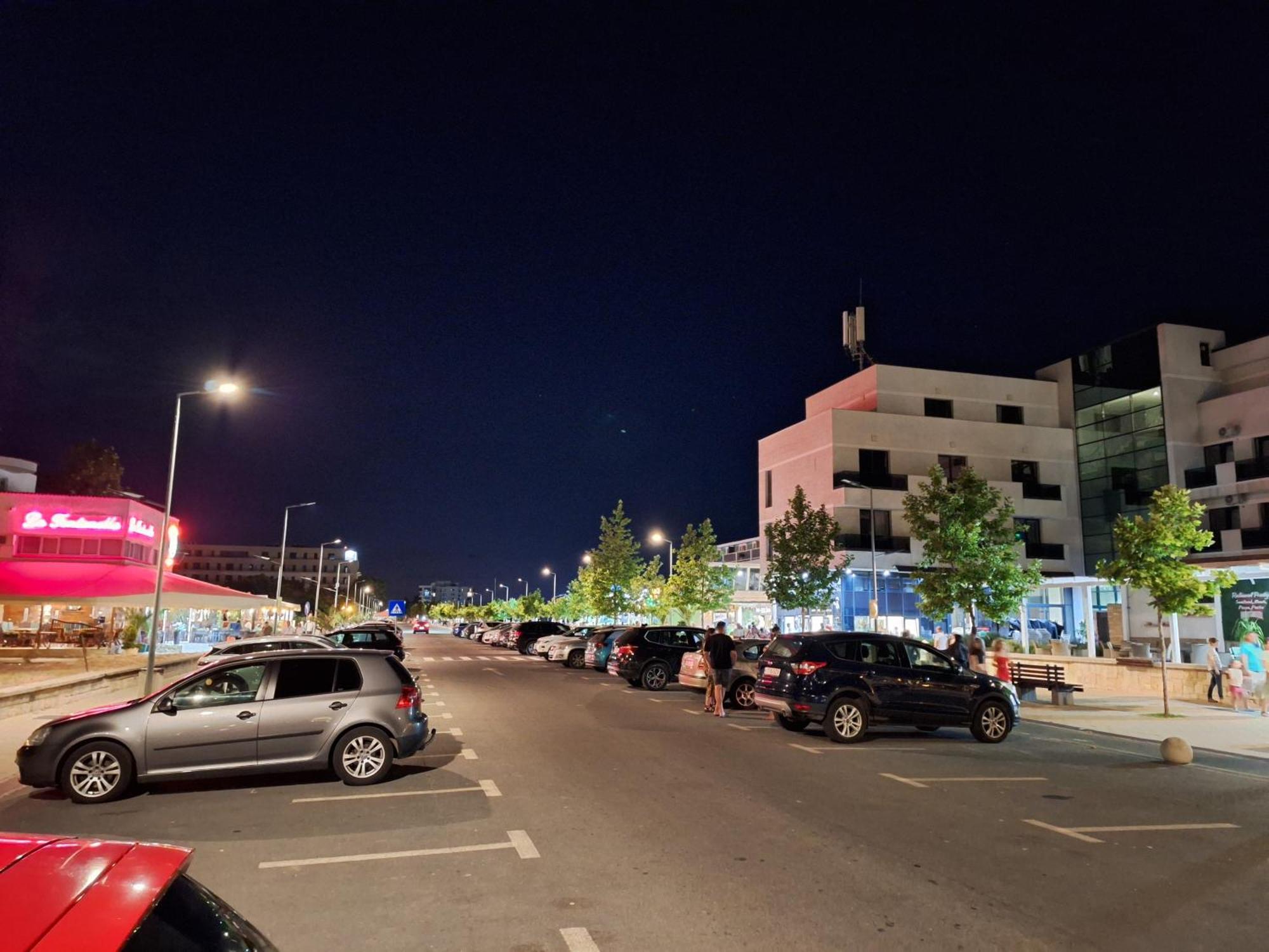 Elysse Sunrise Apartment Mamaia Esterno foto