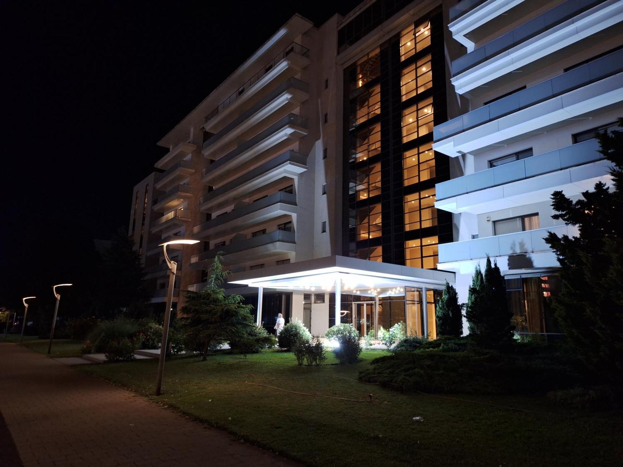 Elysse Sunrise Apartment Mamaia Esterno foto