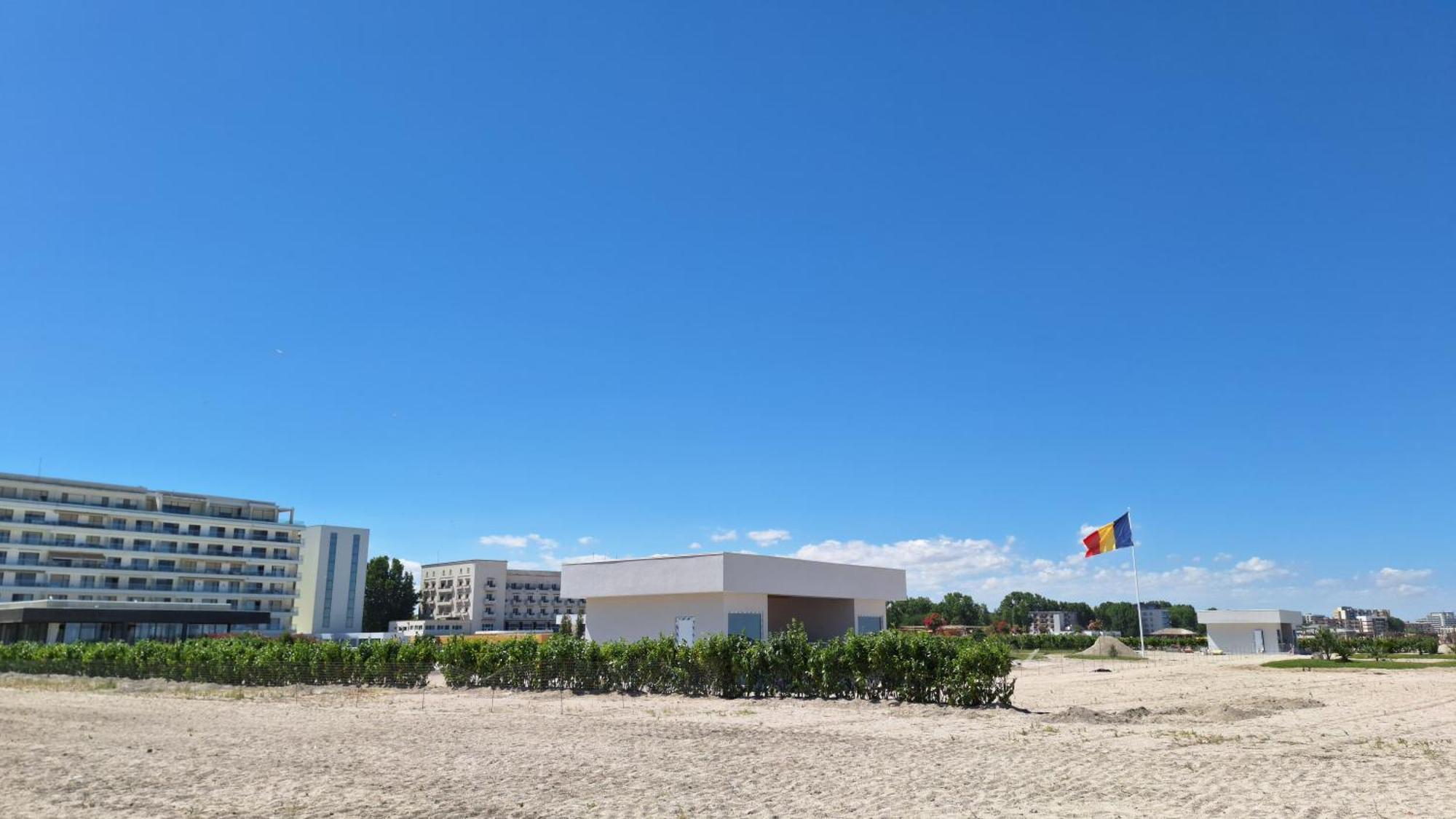 Elysse Sunrise Apartment Mamaia Esterno foto